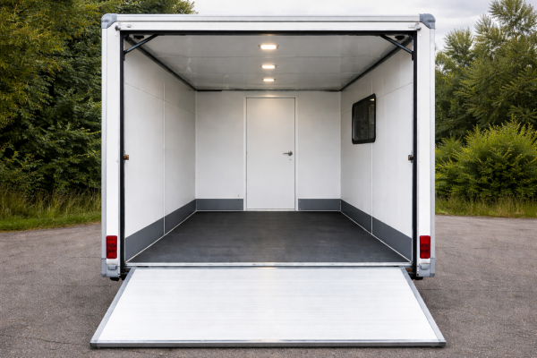 Speedcaravan/Motorsportanhänger/teilintegrierter Anhänger/Trailer/Wohnanhänger